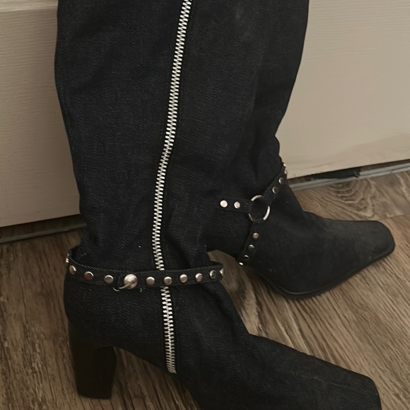 Jean Boots - Picture 1 of 5